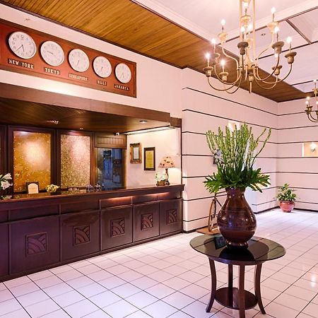 Hotel Montana Malang Exterior photo