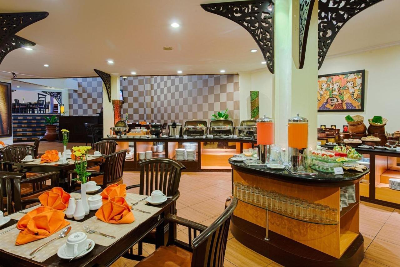 Hotel Montana Malang Exterior photo