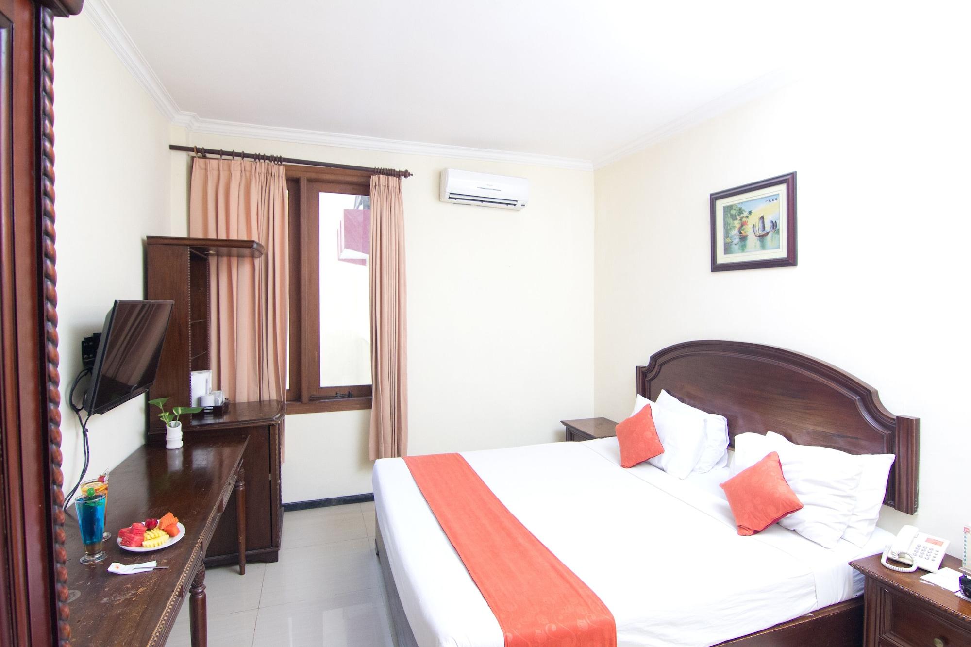 Hotel Montana Malang Exterior photo