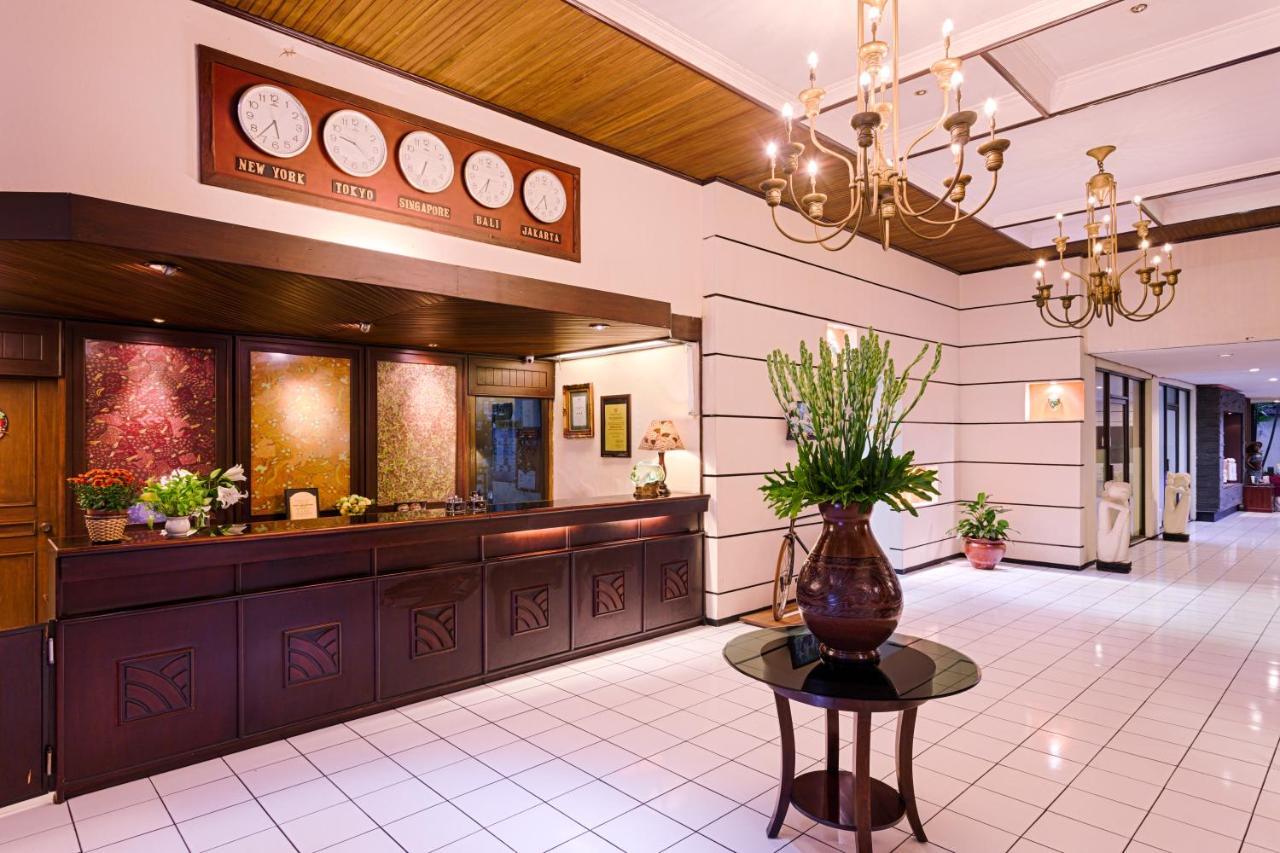 Hotel Montana Malang Exterior photo